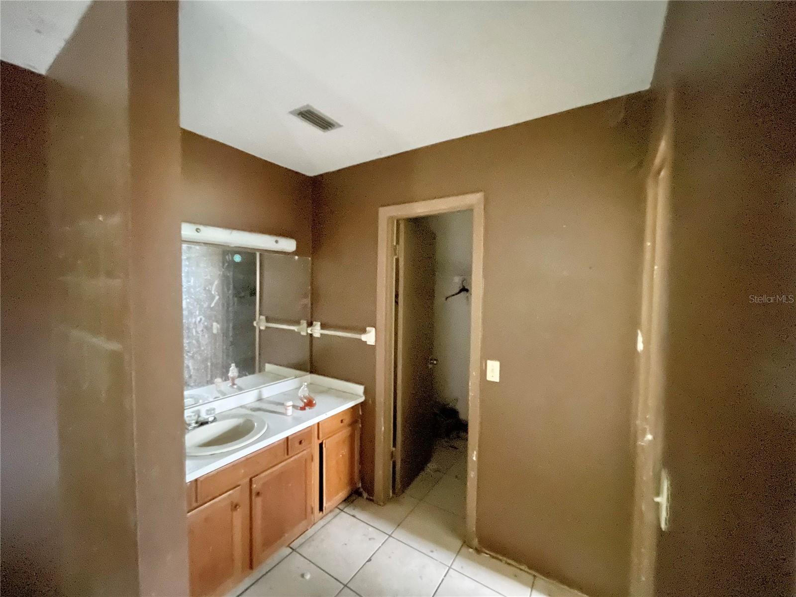 Image 19 of 27 For 3820 Urbino Street