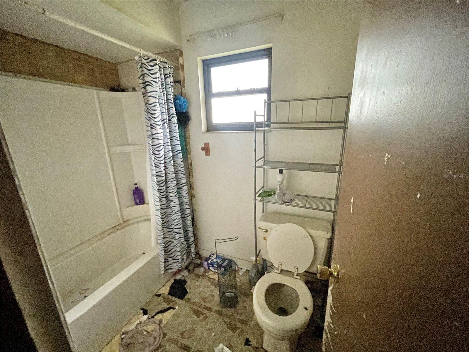 Image 20 of 27 For 3820 Urbino Street