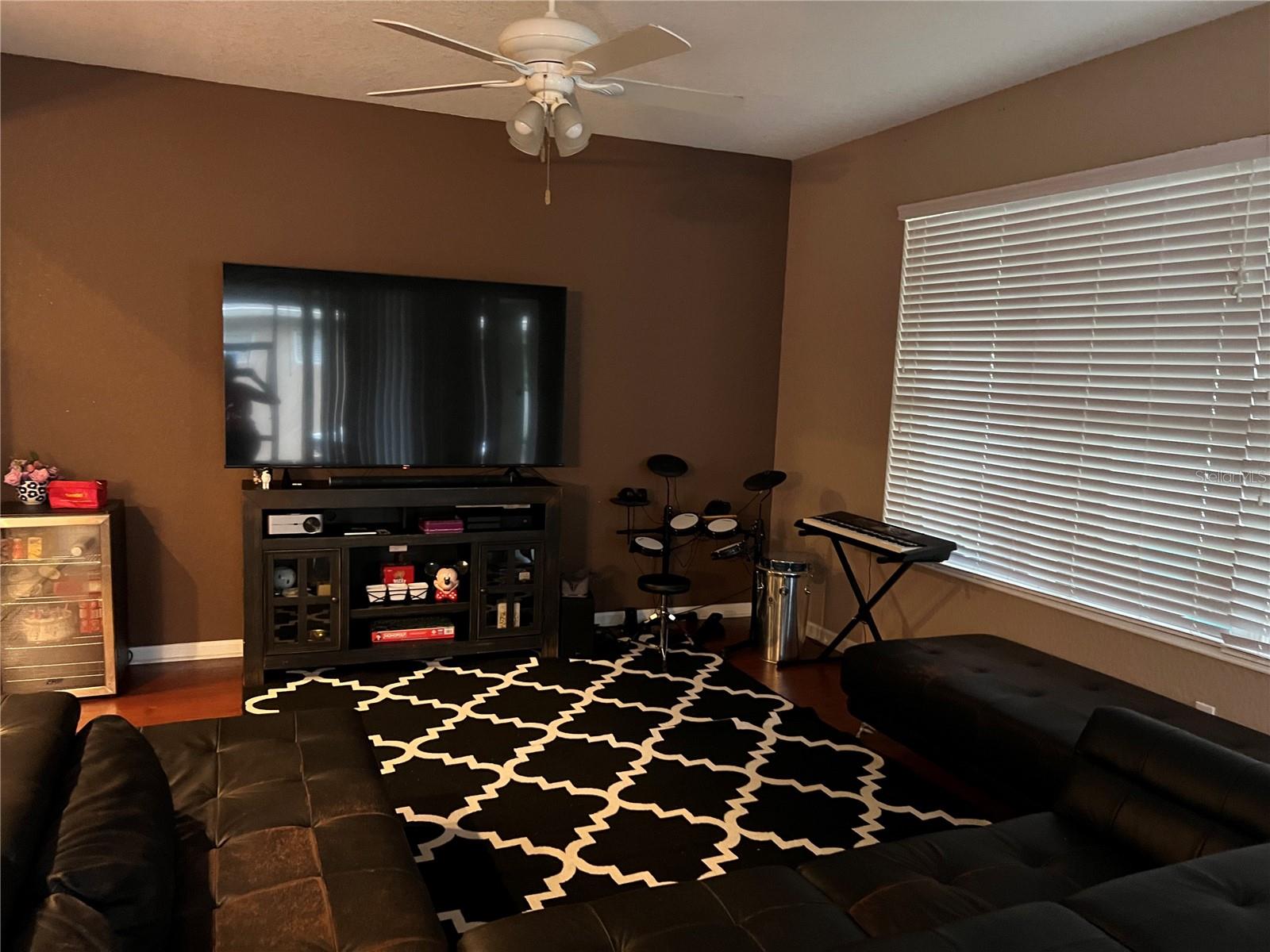 Image 2 of 17 For 13252 Vennetta Way