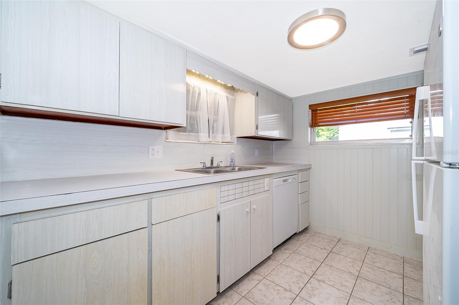 Image 13 of 21 For 2918 Central Boulevard