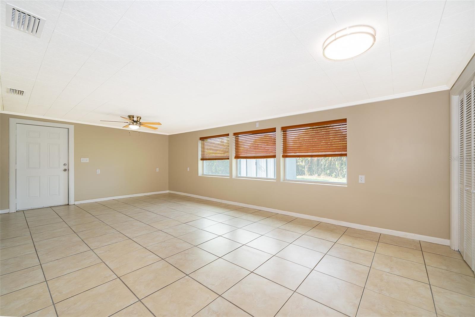 Image 18 of 21 For 2918 Central Boulevard