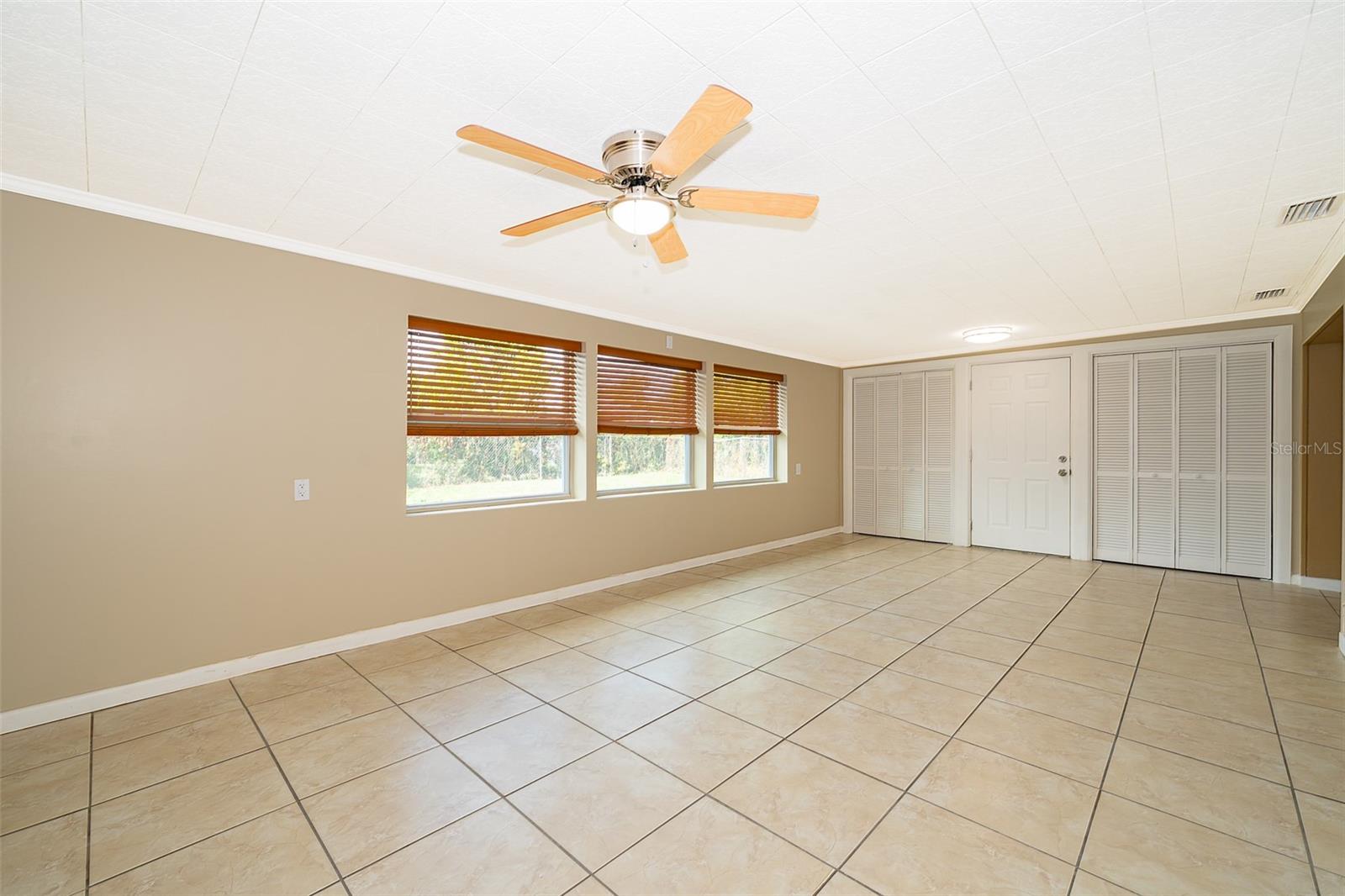 Image 19 of 21 For 2918 Central Boulevard