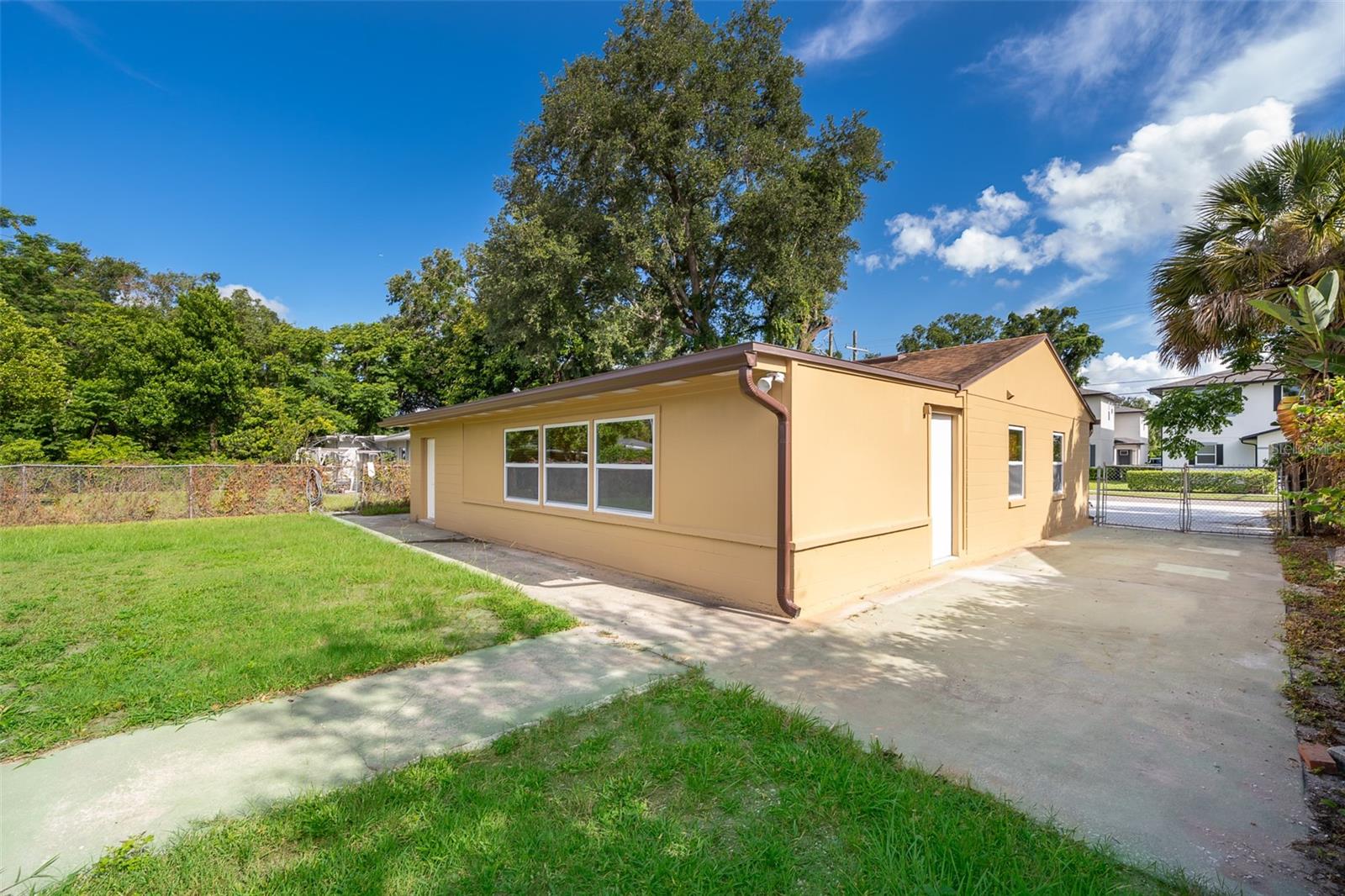 Image 22 of 25 For 2918 Central Boulevard