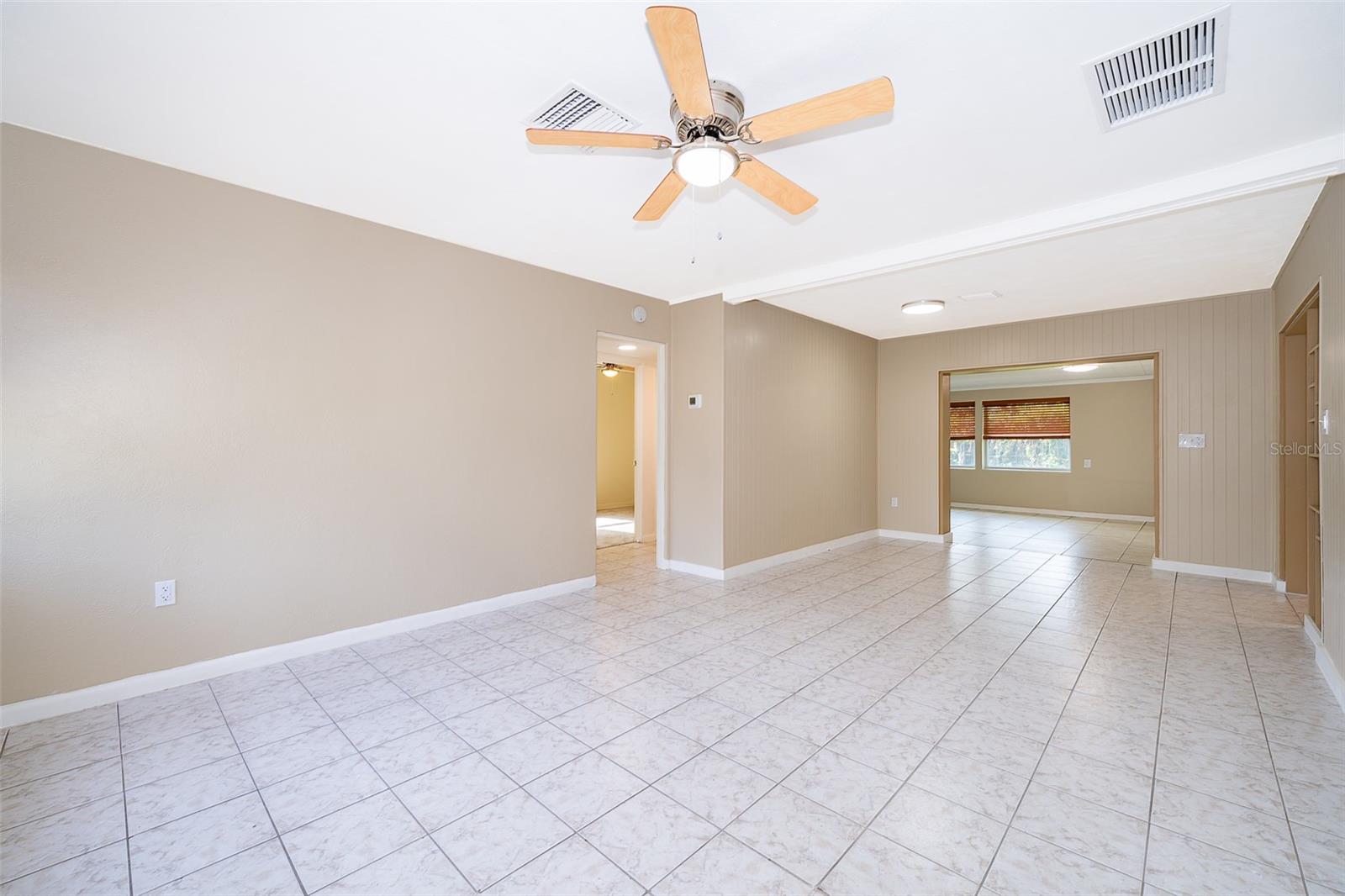 Image 4 of 21 For 2918 Central Boulevard