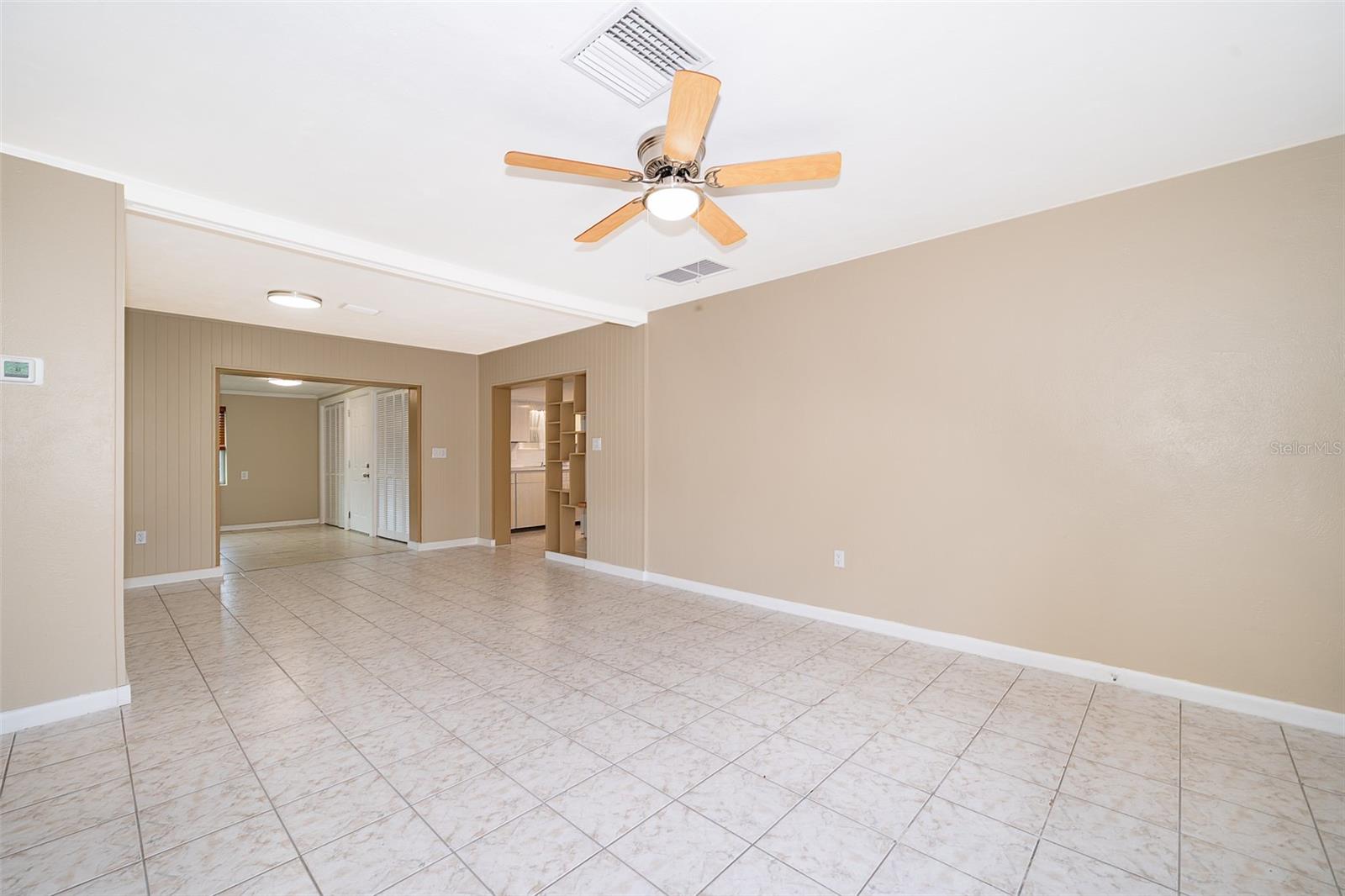 Image 5 of 21 For 2918 Central Boulevard