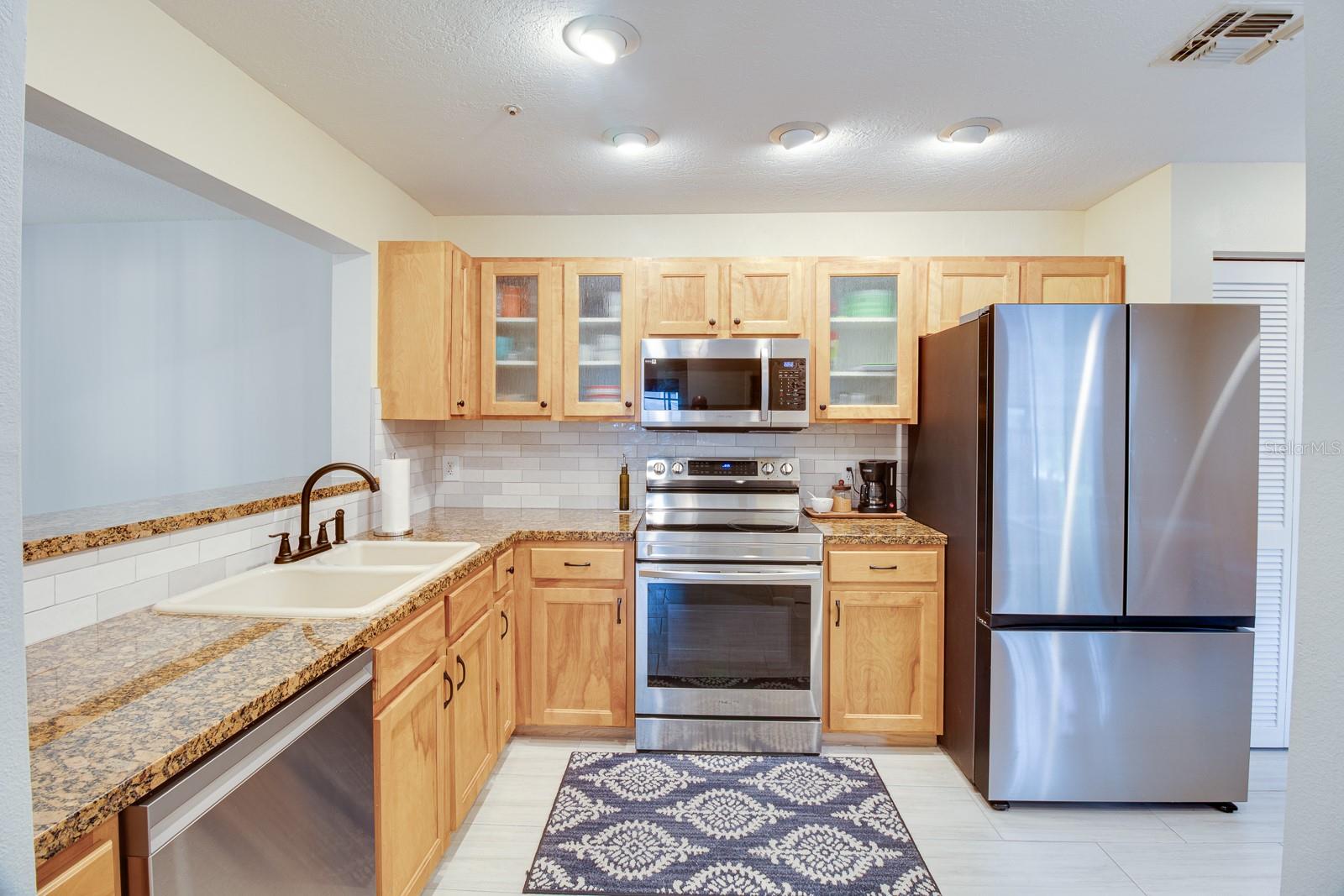 Image 10 of 38 For 641 Maple Oak Circle 101