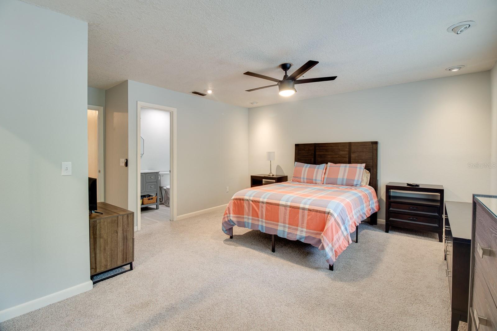 Image 17 of 38 For 641 Maple Oak Circle 101