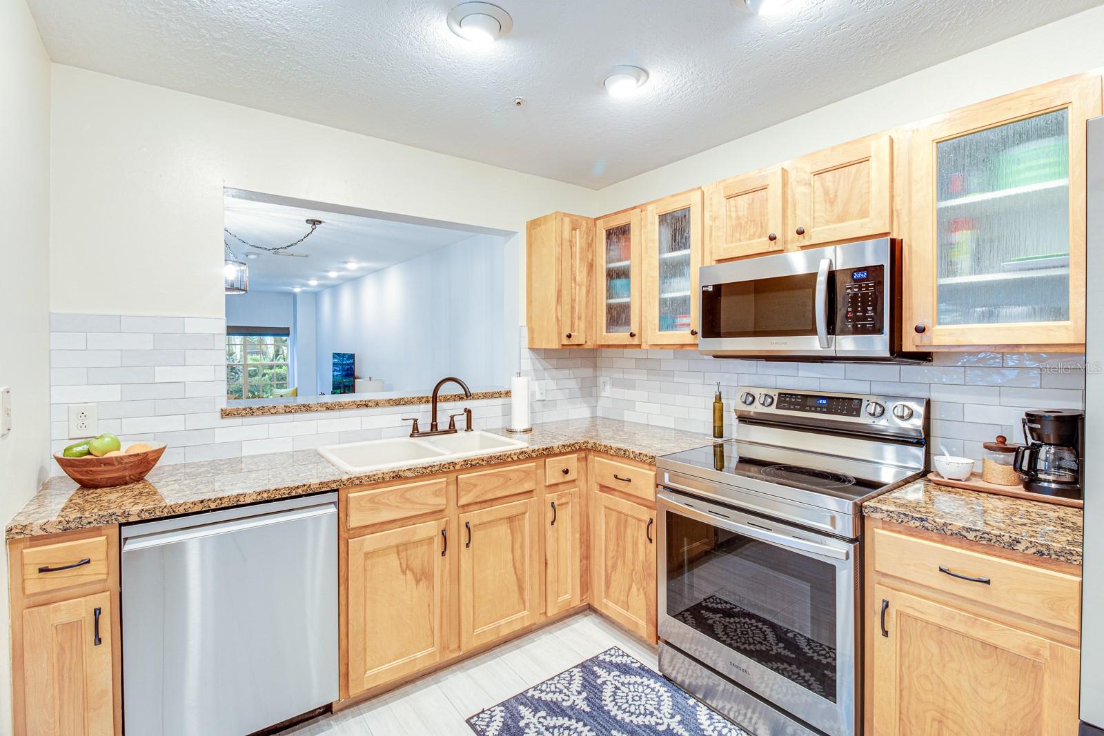 Image 9 of 38 For 641 Maple Oak Circle 101