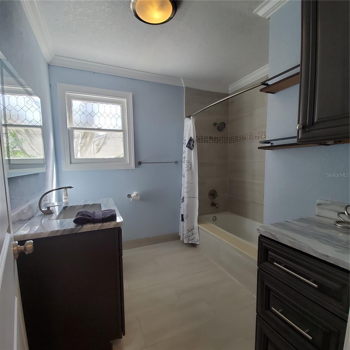Image 19 of 29 For 421 Kaley Street