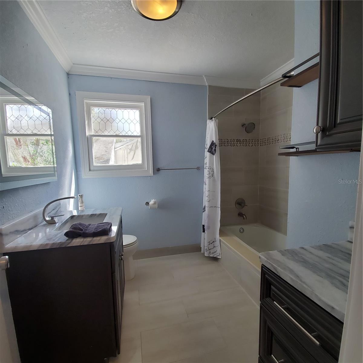 Image 20 of 29 For 421 Kaley Street