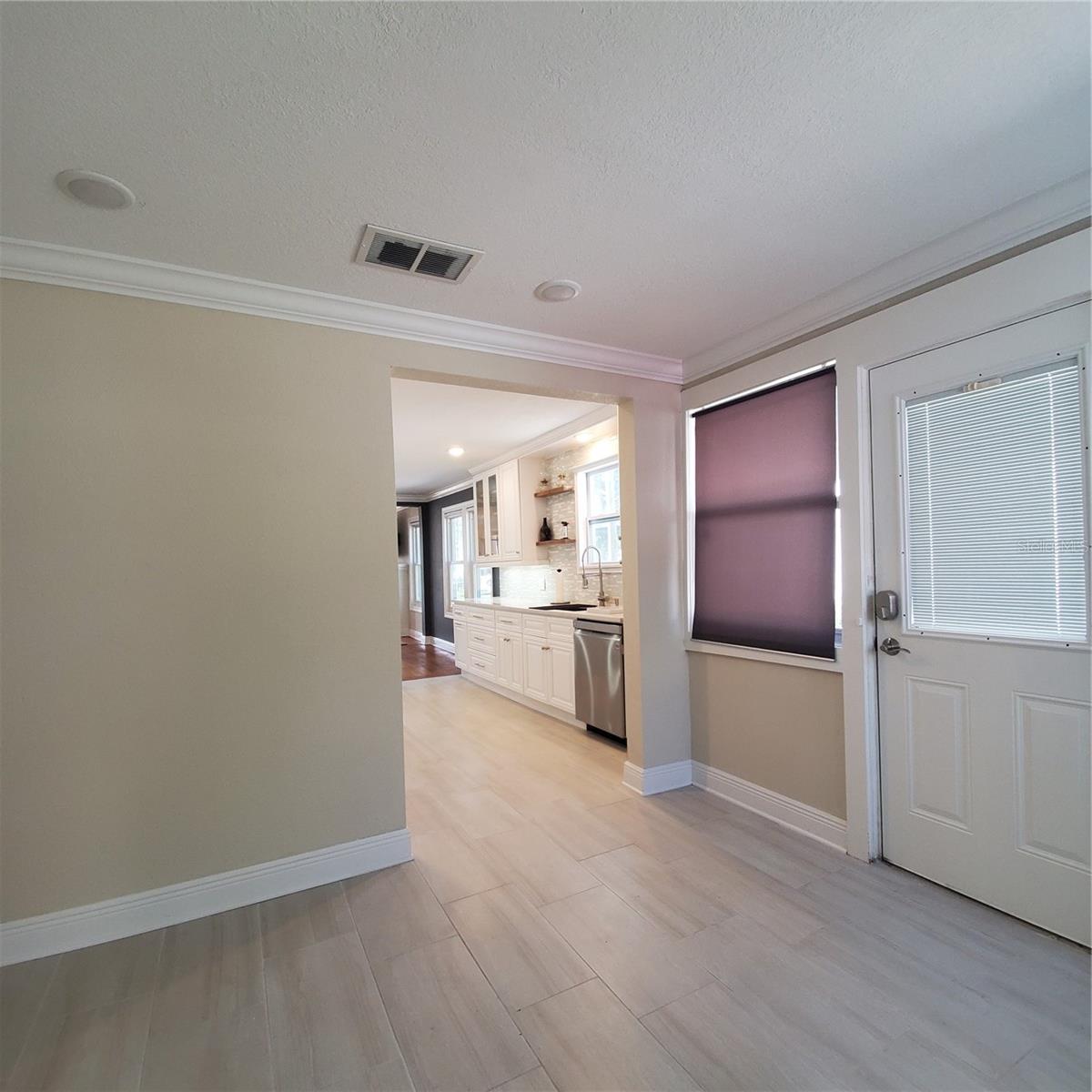 Image 22 of 29 For 421 Kaley Street