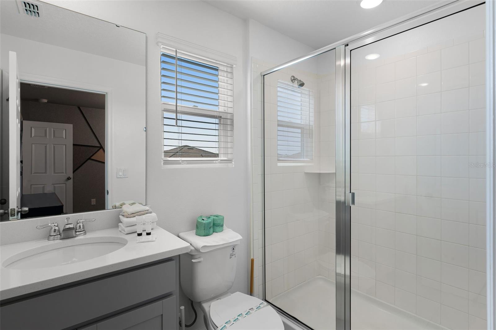 Image 16 of 39 For 8913 Coconut Breeze Drive