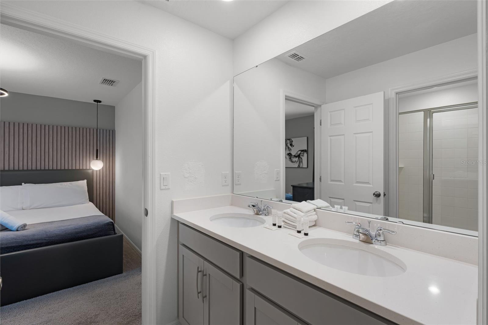 Image 22 of 39 For 8913 Coconut Breeze Drive