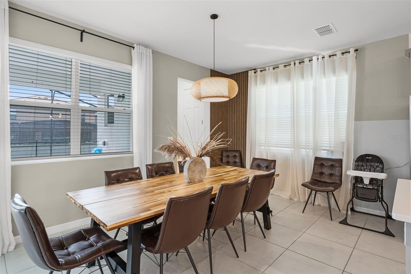 Image 5 of 39 For 8913 Coconut Breeze Drive