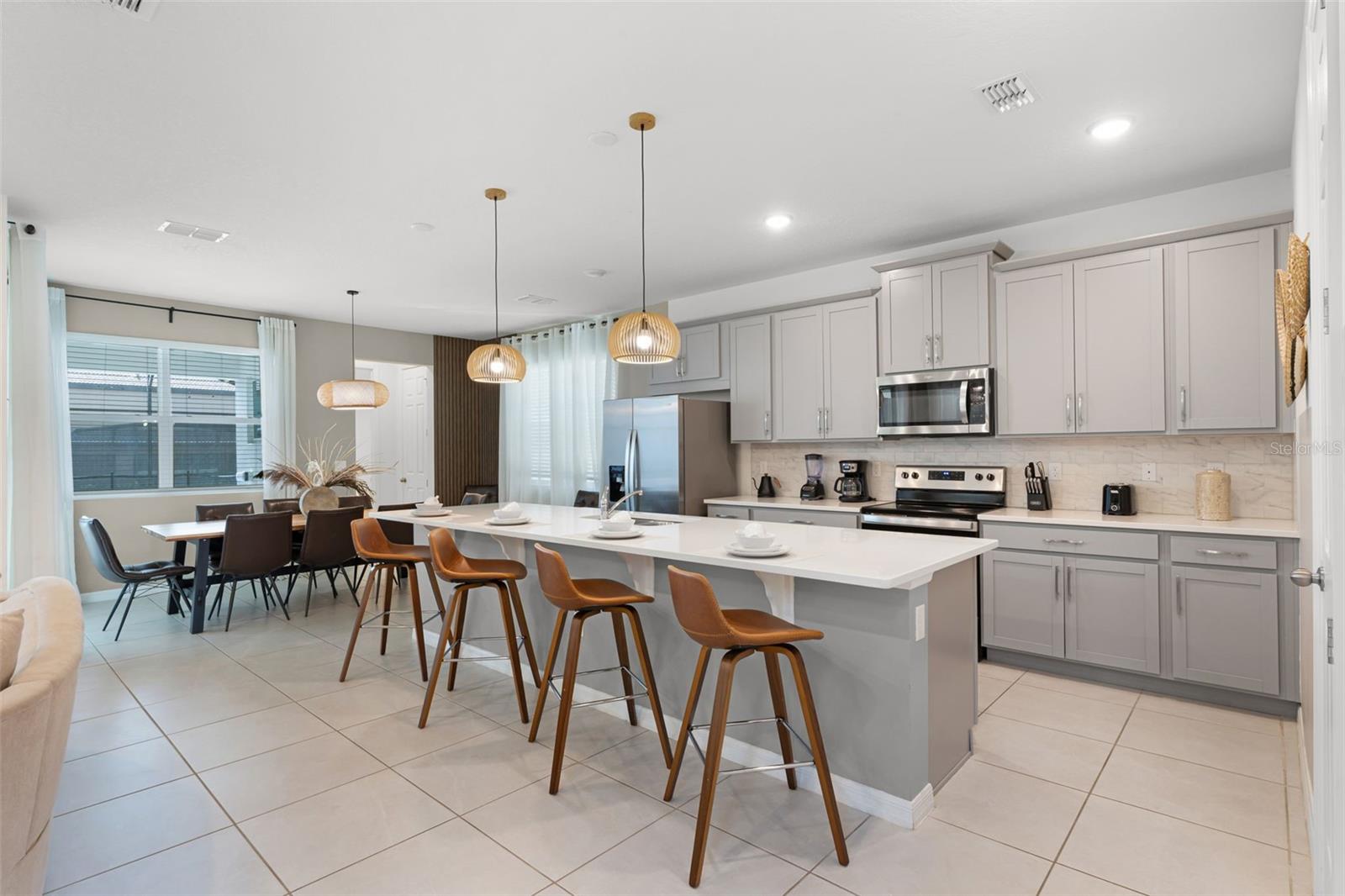 Image 6 of 39 For 8913 Coconut Breeze Drive