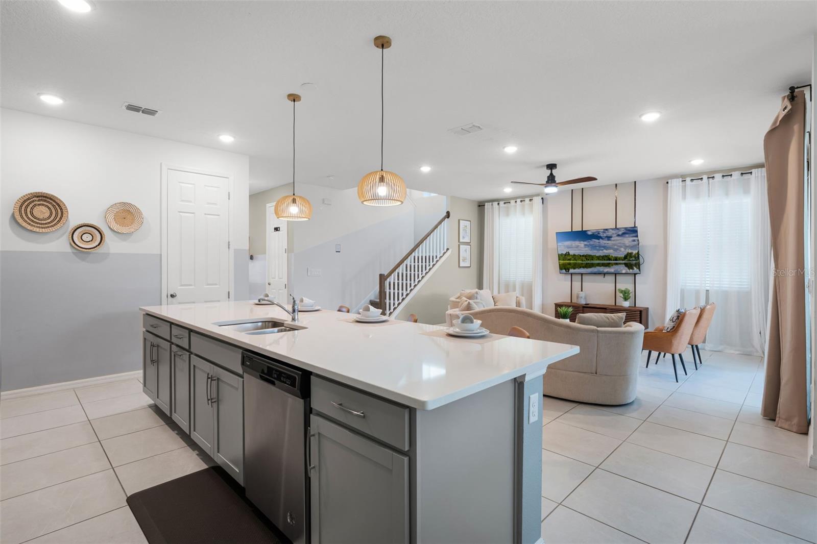 Image 8 of 39 For 8913 Coconut Breeze Drive
