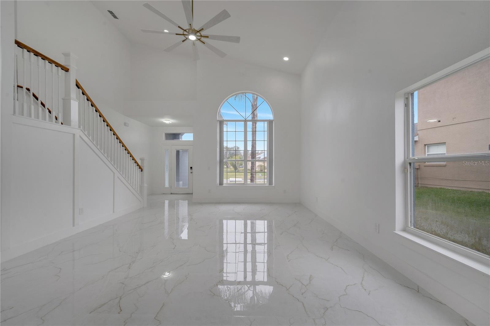 Image 13 of 71 For 2556 Volta Circle