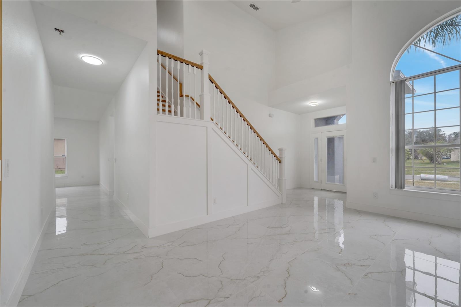 Image 14 of 71 For 2556 Volta Circle