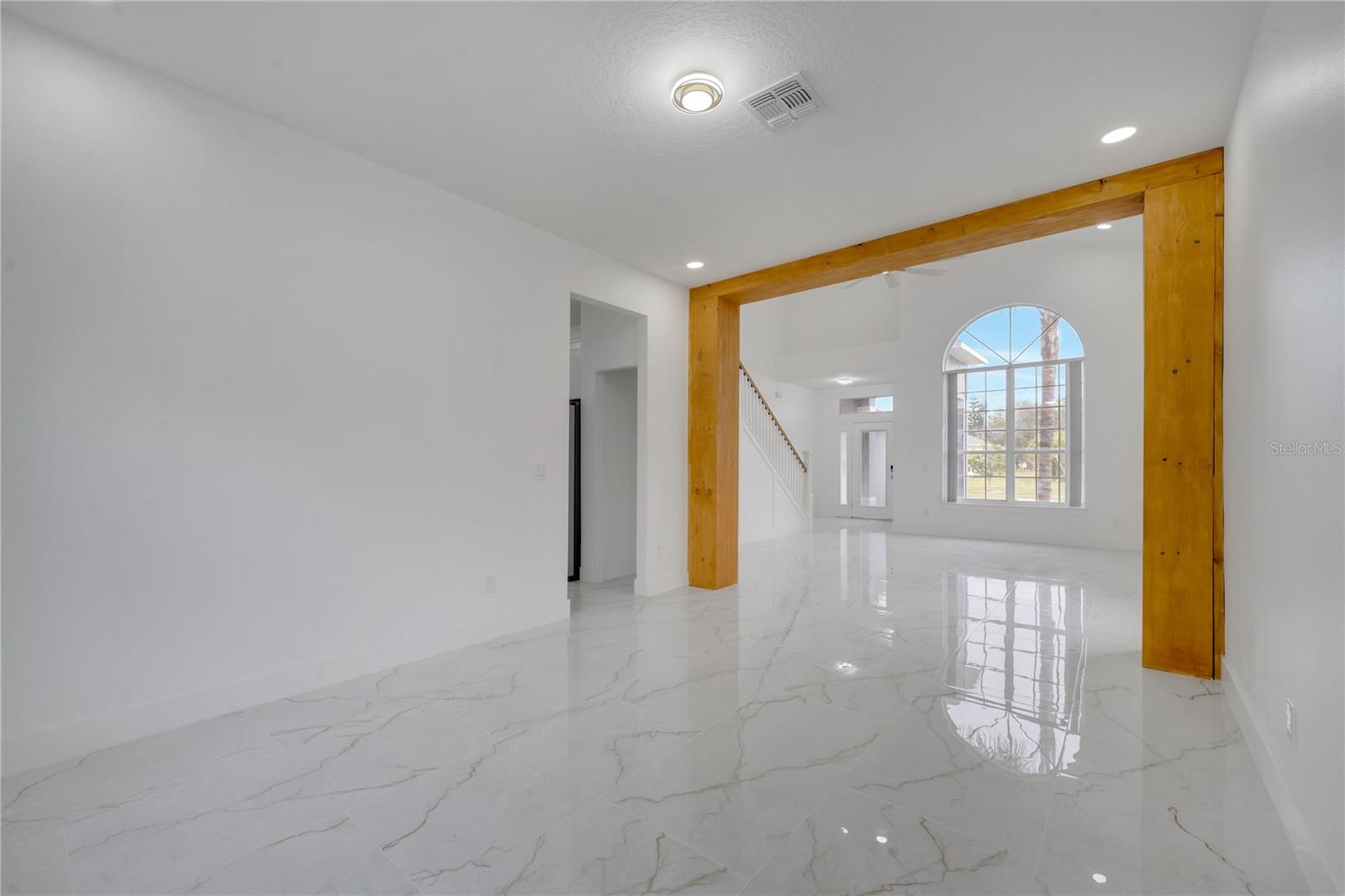 Image 16 of 71 For 2556 Volta Circle