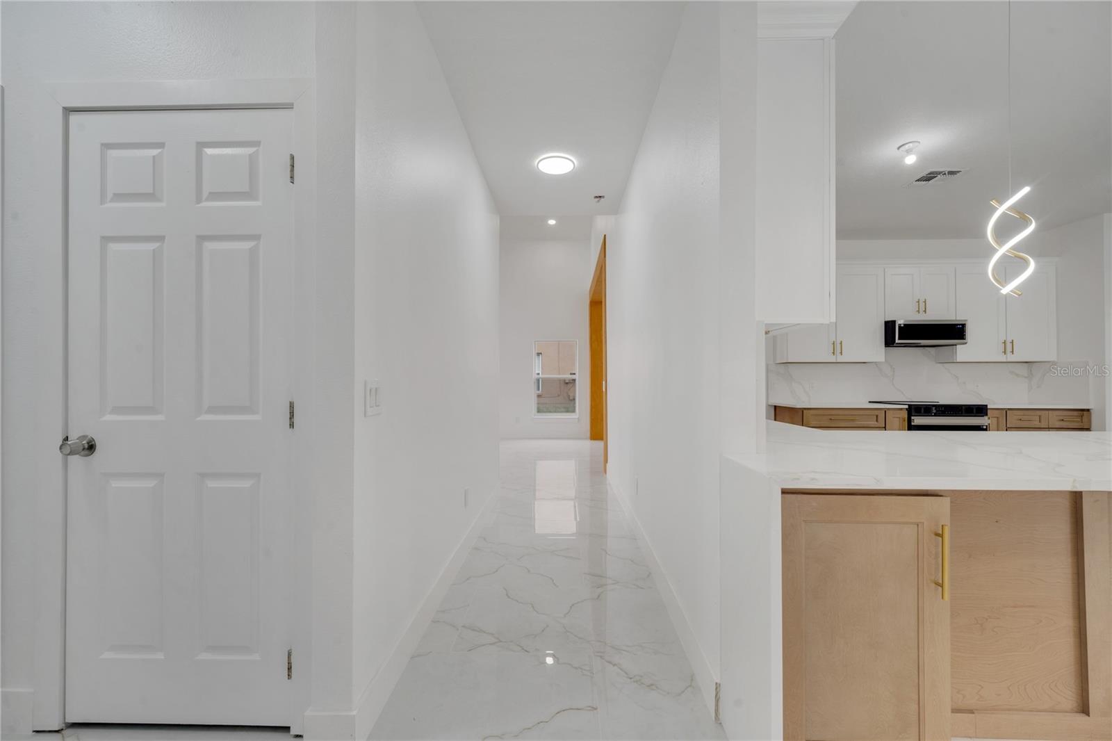 Image 18 of 71 For 2556 Volta Circle