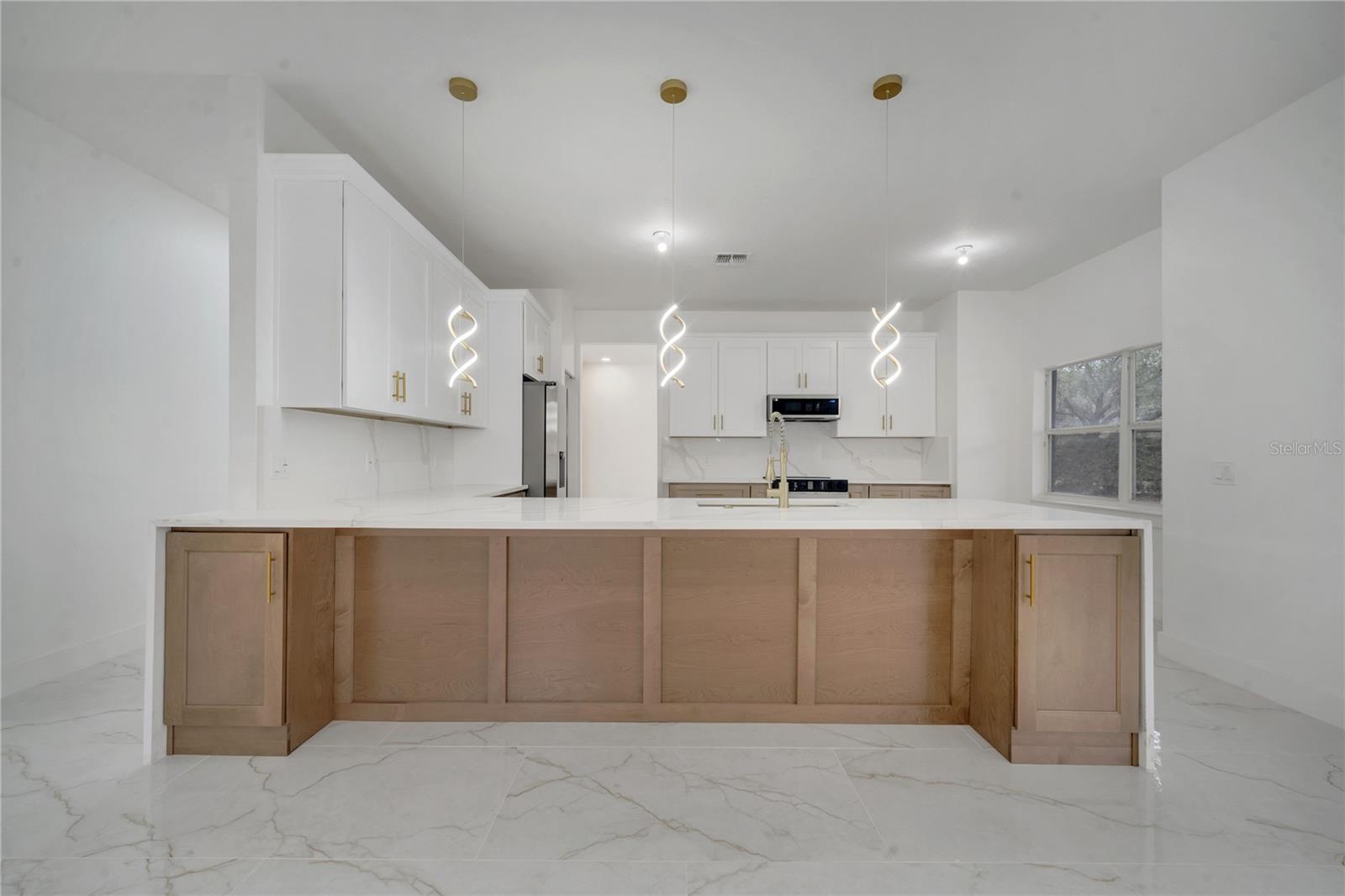 Image 19 of 71 For 2556 Volta Circle