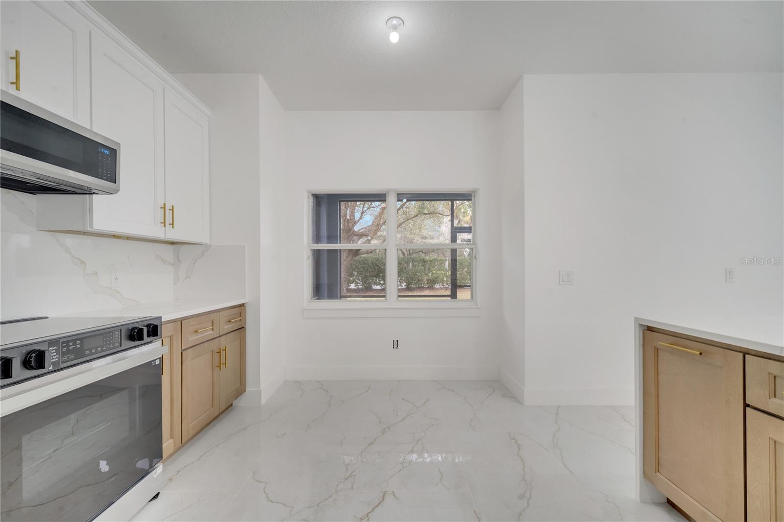 Image 23 of 71 For 2556 Volta Circle
