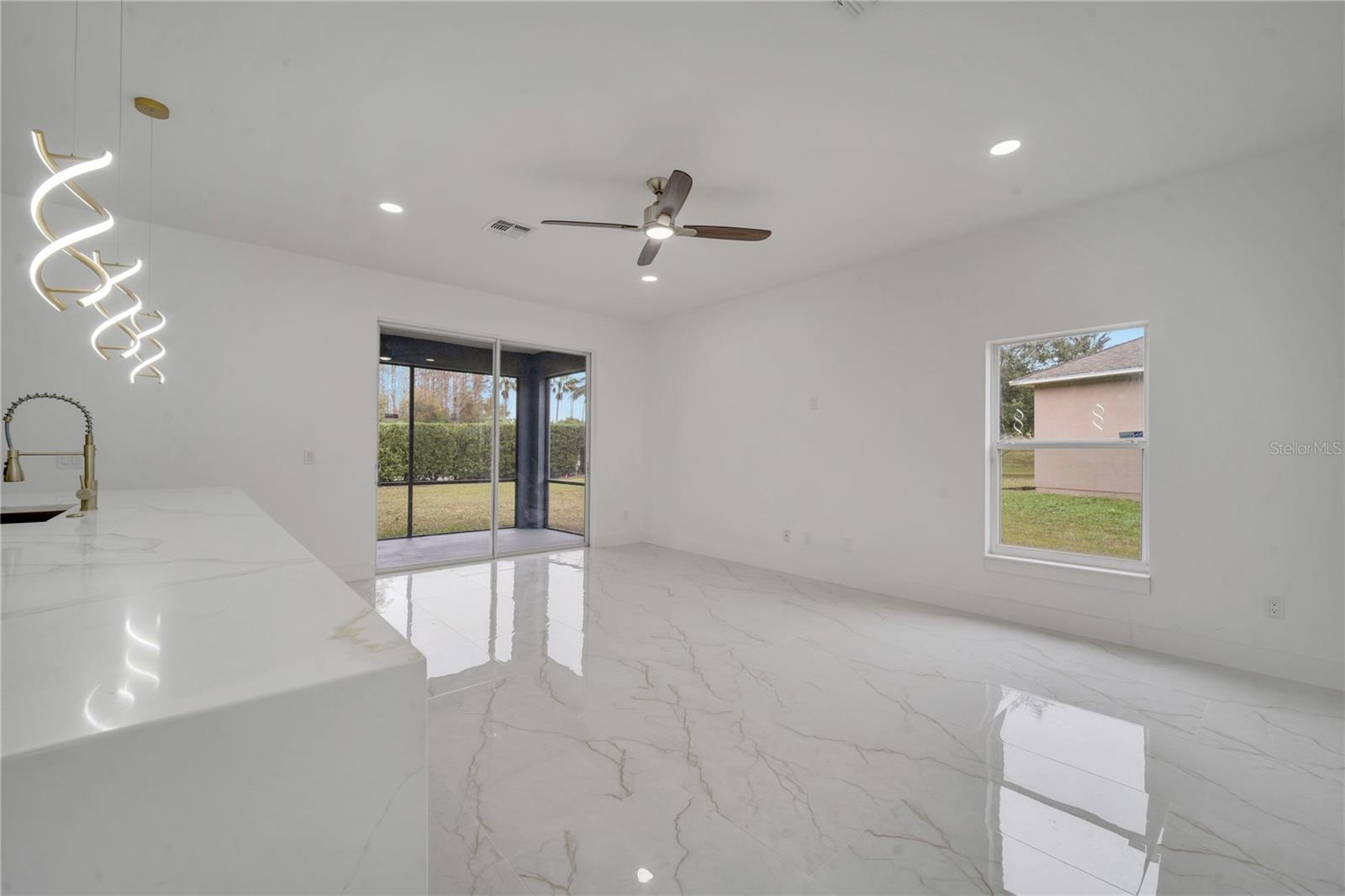 Image 28 of 71 For 2556 Volta Circle