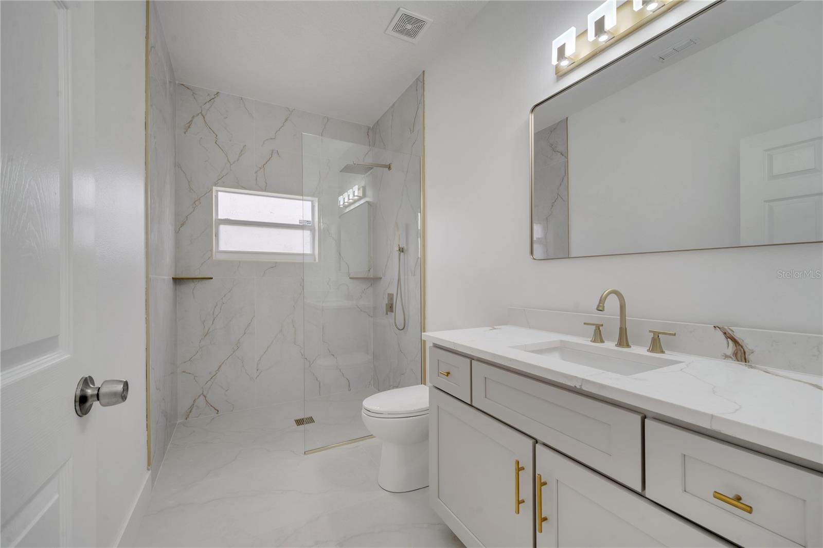 Image 30 of 71 For 2556 Volta Circle