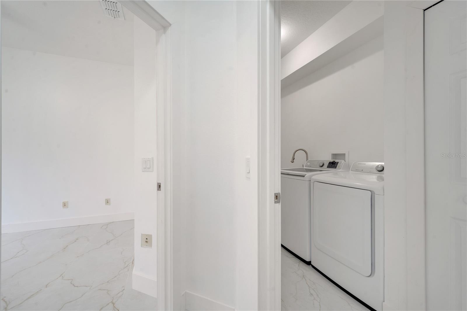 Image 33 of 71 For 2556 Volta Circle