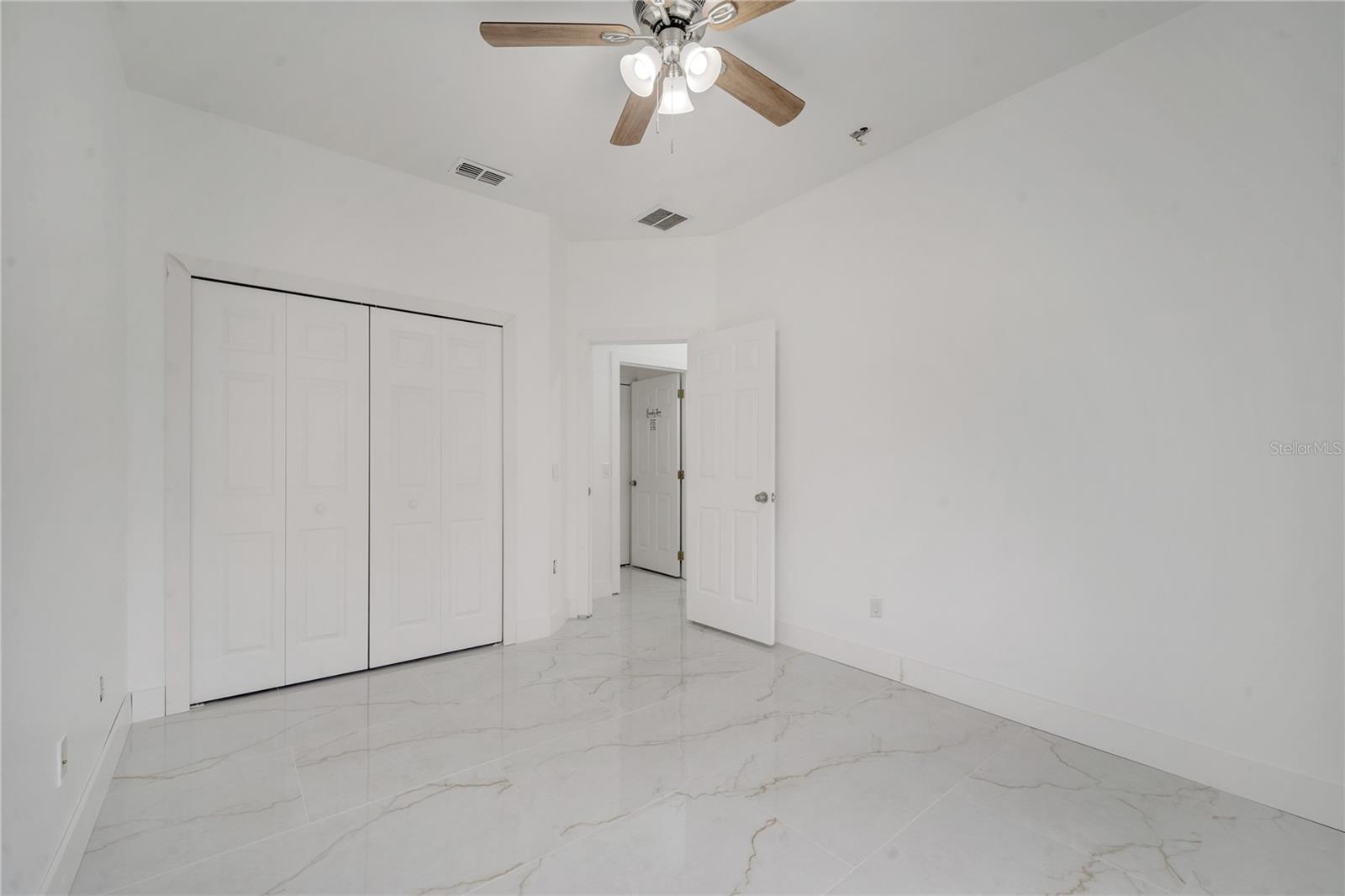 Image 34 of 71 For 2556 Volta Circle