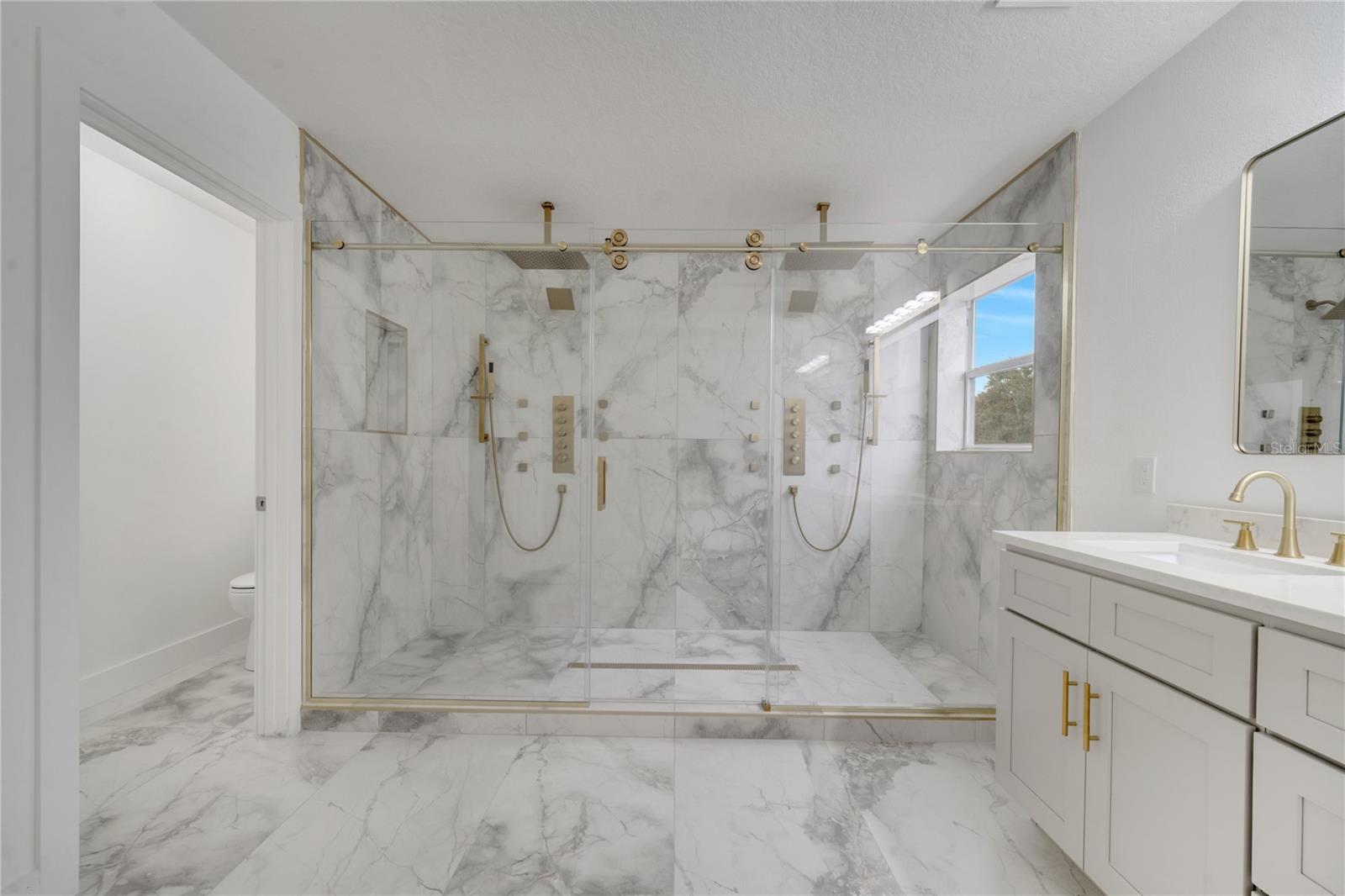 Image 42 of 71 For 2556 Volta Circle
