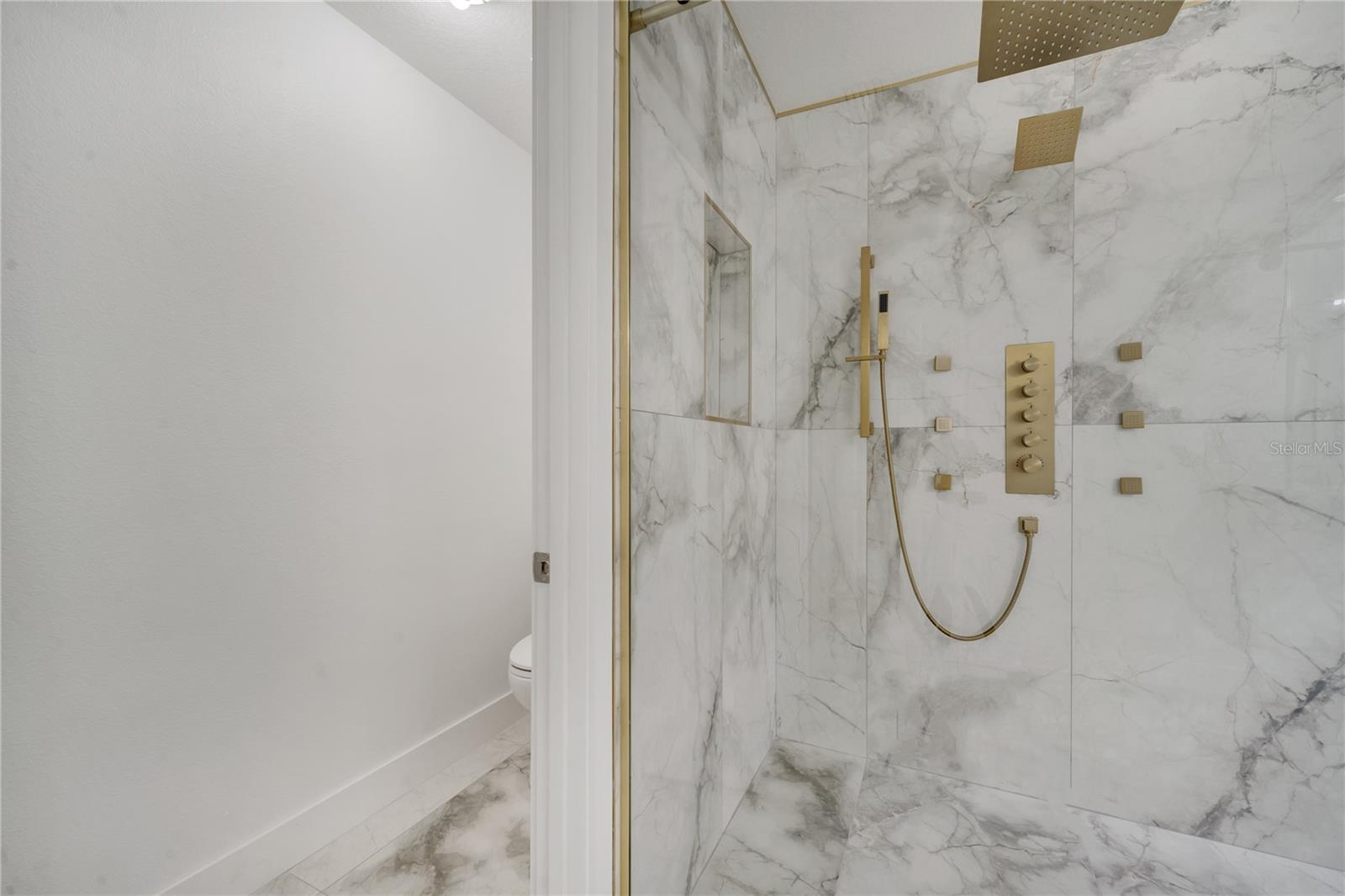 Image 43 of 71 For 2556 Volta Circle