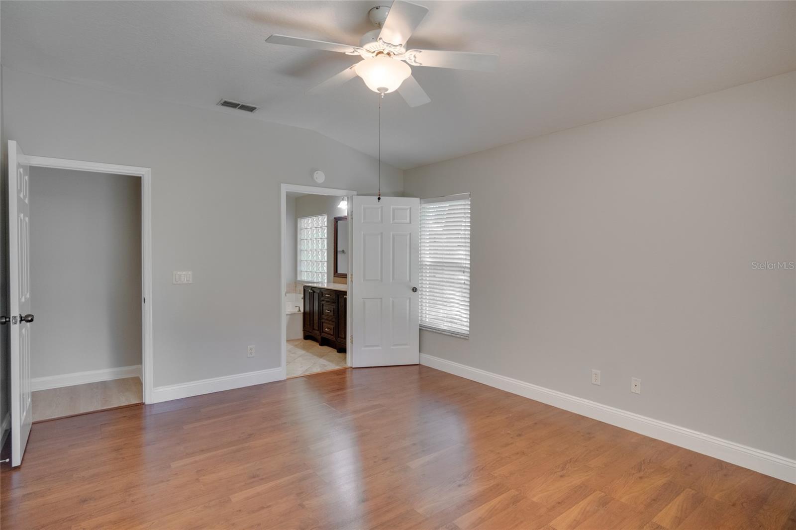 Image 14 of 41 For 3519 Gatlin Place Circle