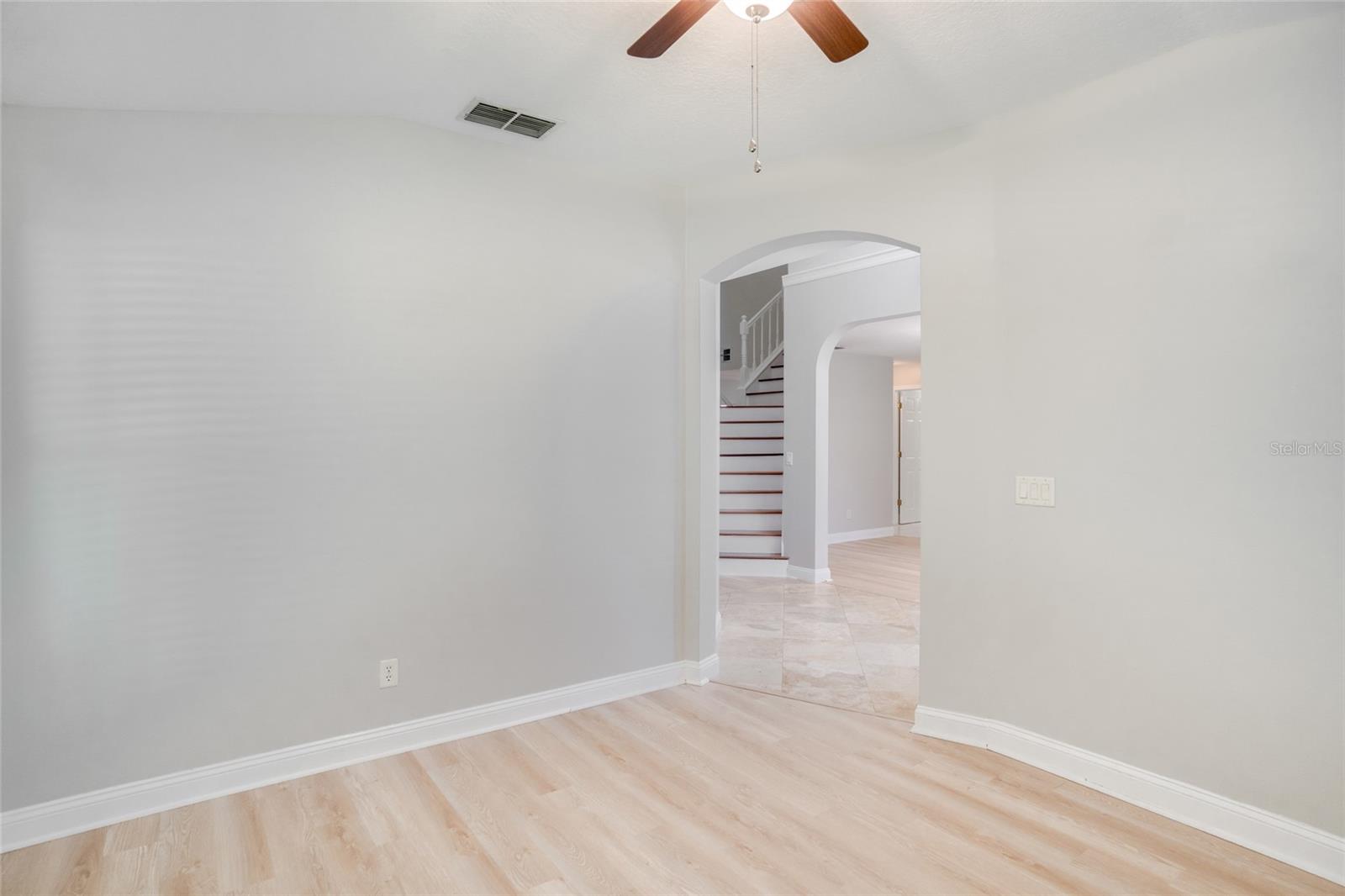 Image 20 of 41 For 3519 Gatlin Place Circle