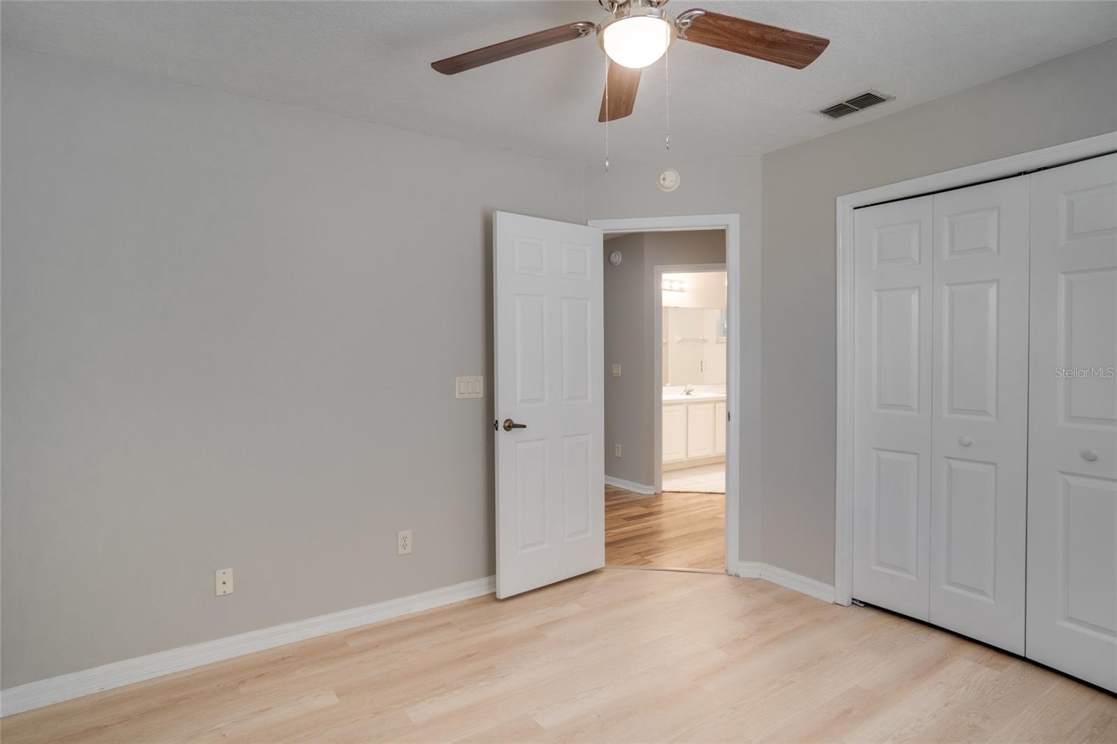 Image 23 of 41 For 3519 Gatlin Place Circle