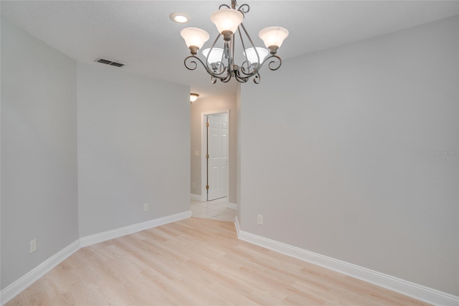 Image 4 of 41 For 3519 Gatlin Place Circle