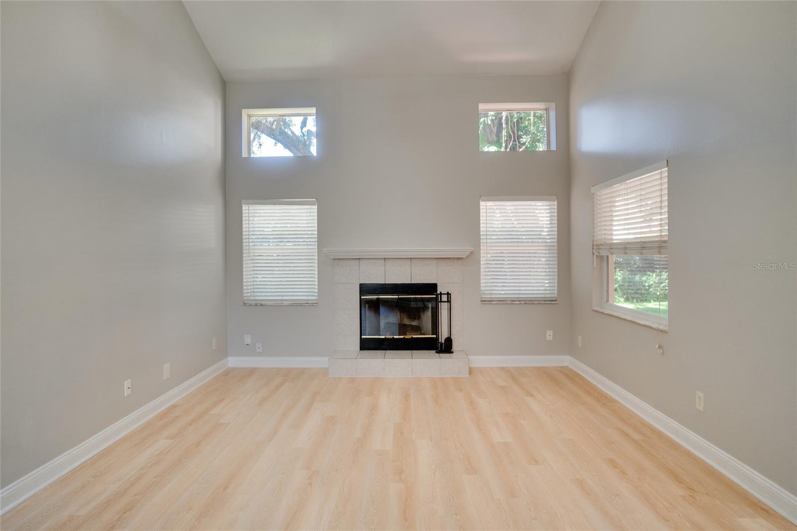 Image 6 of 41 For 3519 Gatlin Place Circle