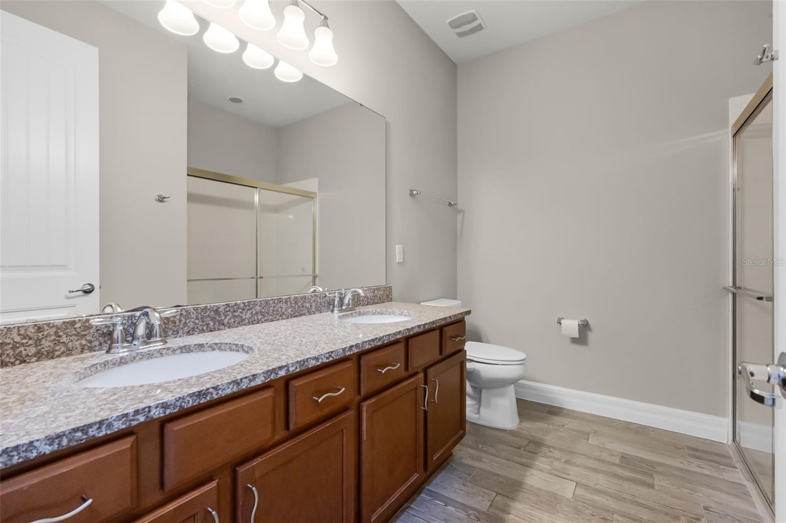 Image 26 of 70 For 5029 Hartwell Court