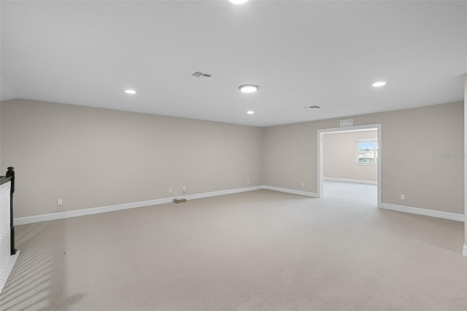 Image 37 of 70 For 5029 Hartwell Court