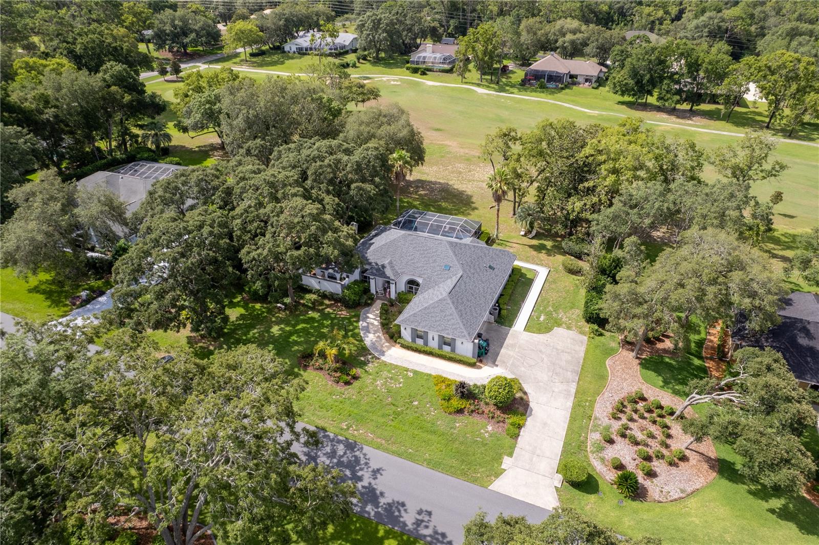 Listing photo id 16 for 346 Keller Court