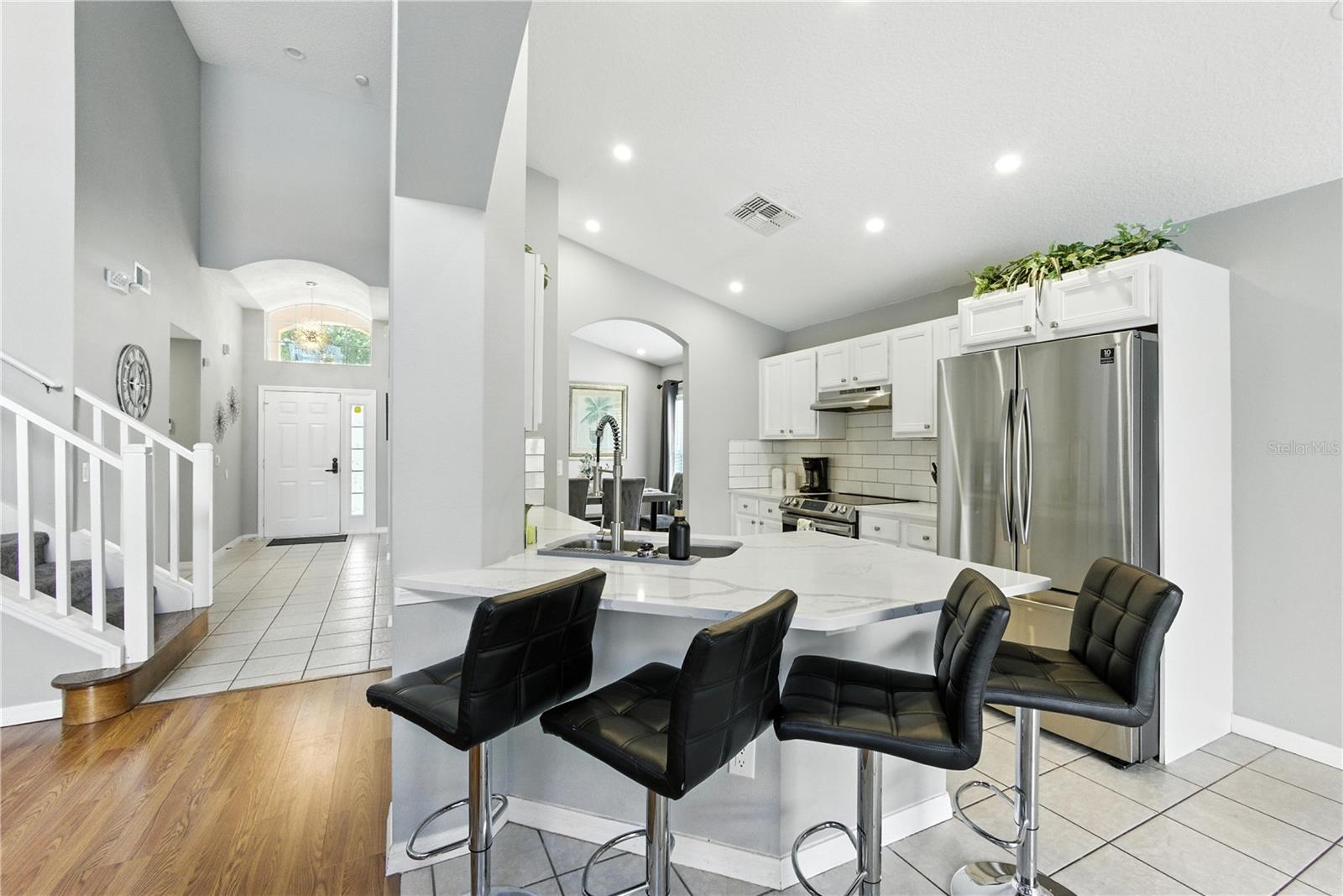 Image 10 of 61 For 255 Cordova Avenue