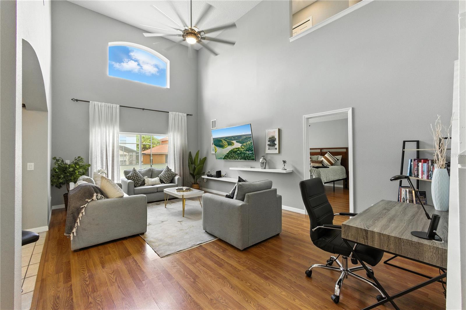 Image 5 of 61 For 255 Cordova Avenue
