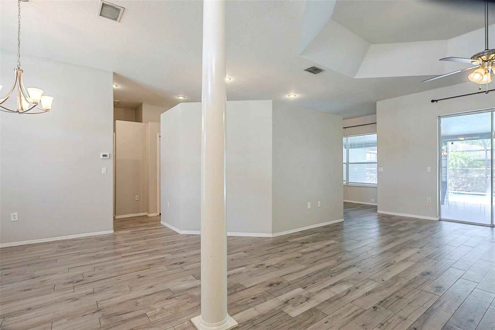 Image 11 of 47 For 8112 Maidencane Drive