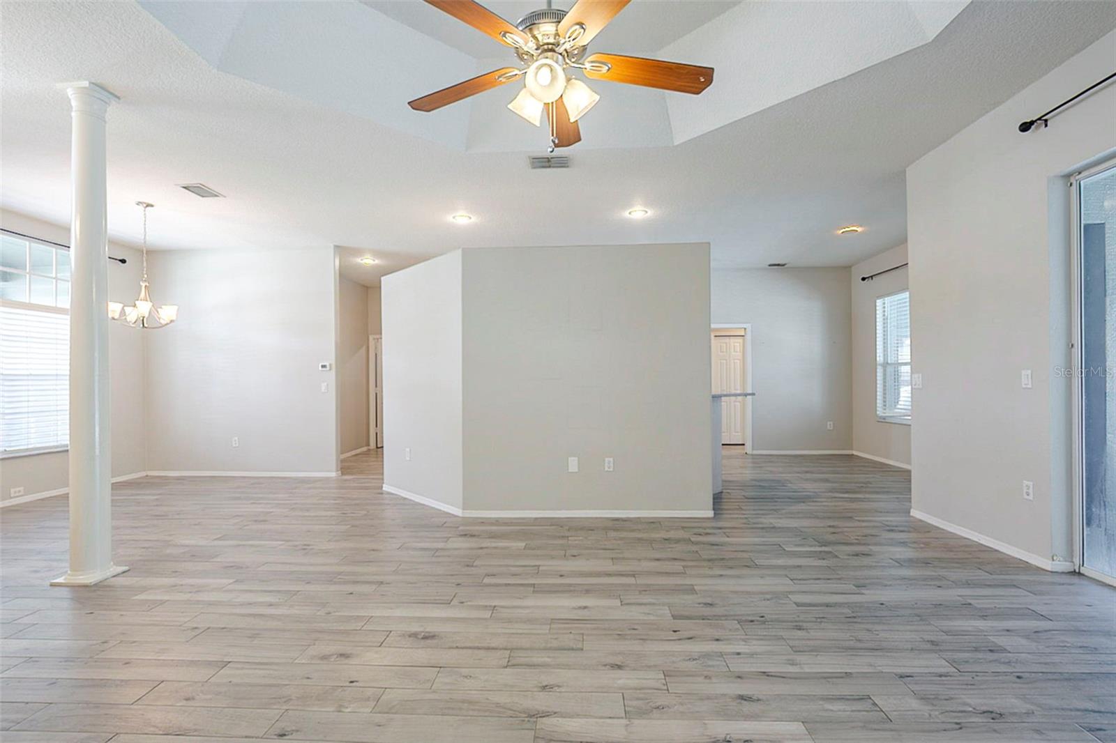 Image 12 of 47 For 8112 Maidencane Drive