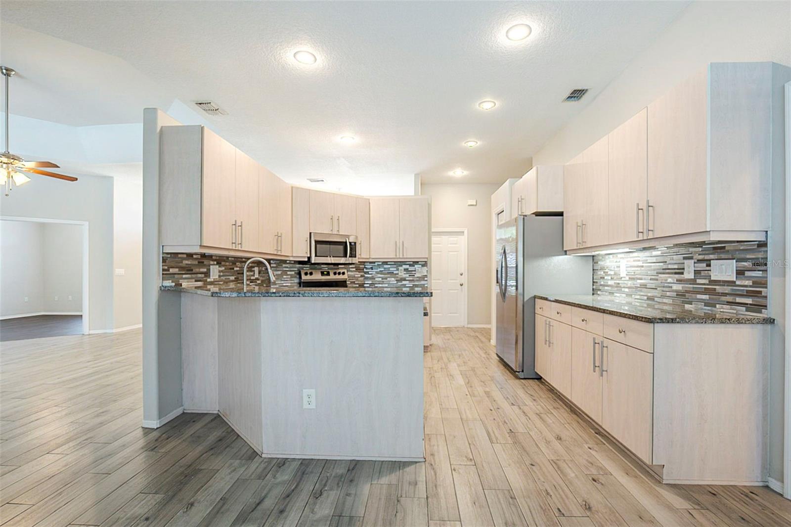 Image 14 of 47 For 8112 Maidencane Drive
