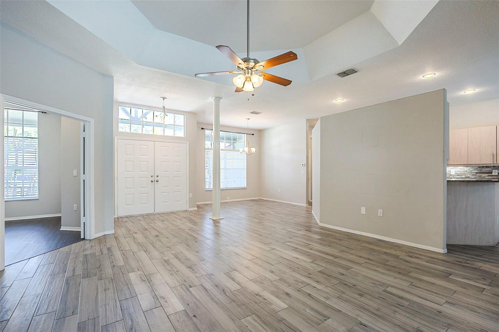Image 6 of 47 For 8112 Maidencane Drive