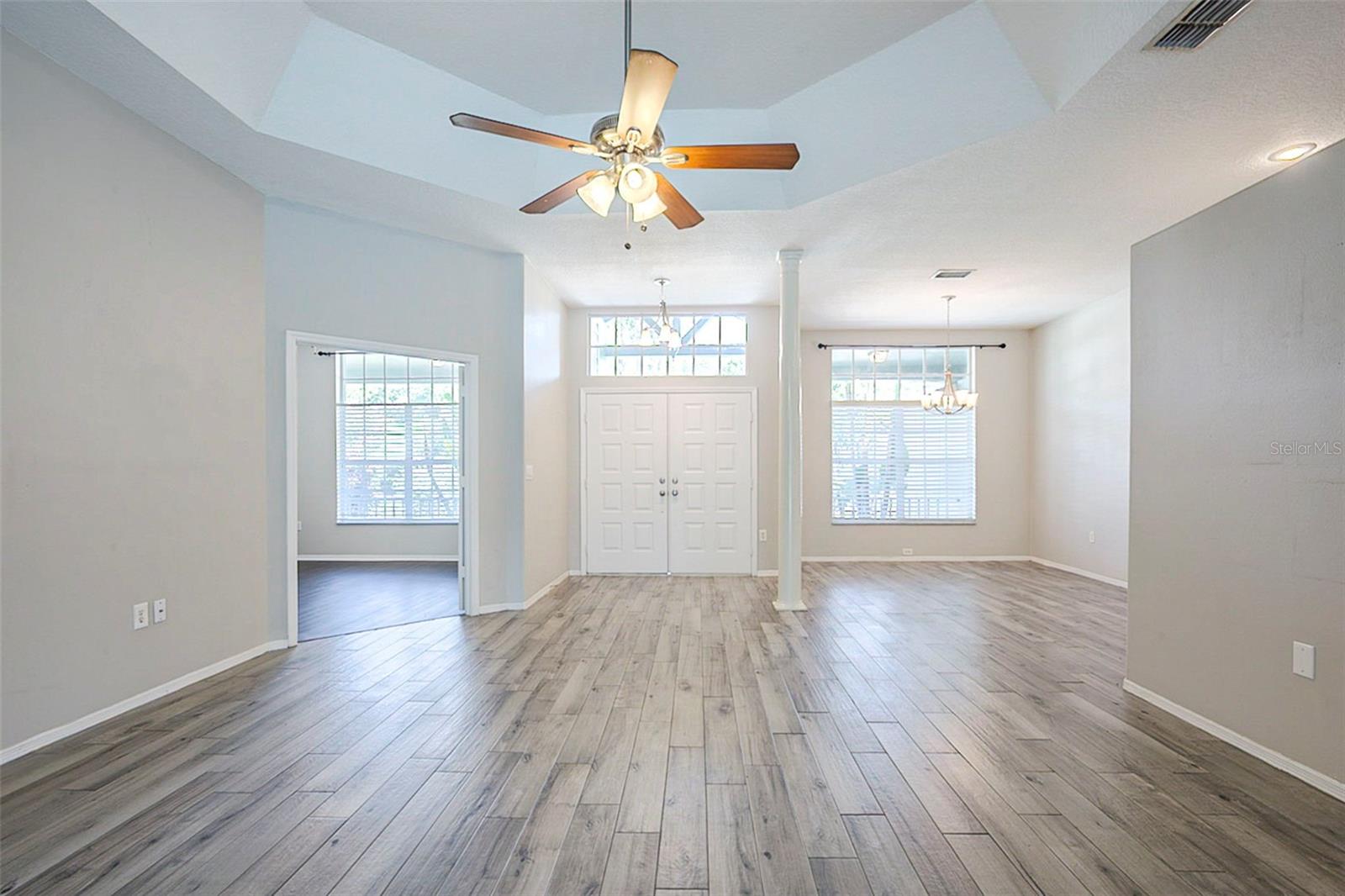 Image 7 of 47 For 8112 Maidencane Drive