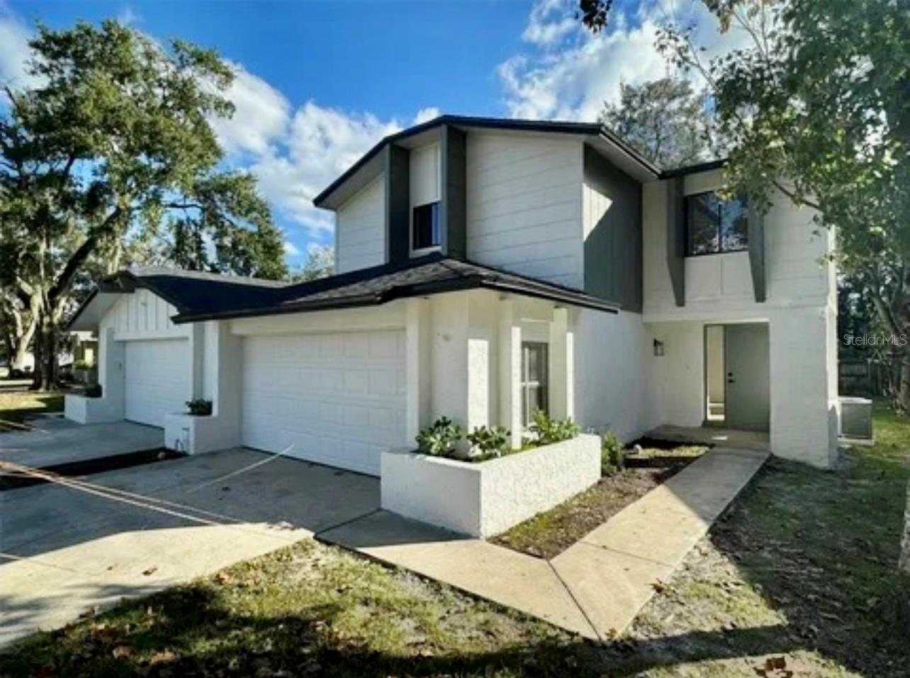 Image 2 of 15 For 640 Macduff Lane B