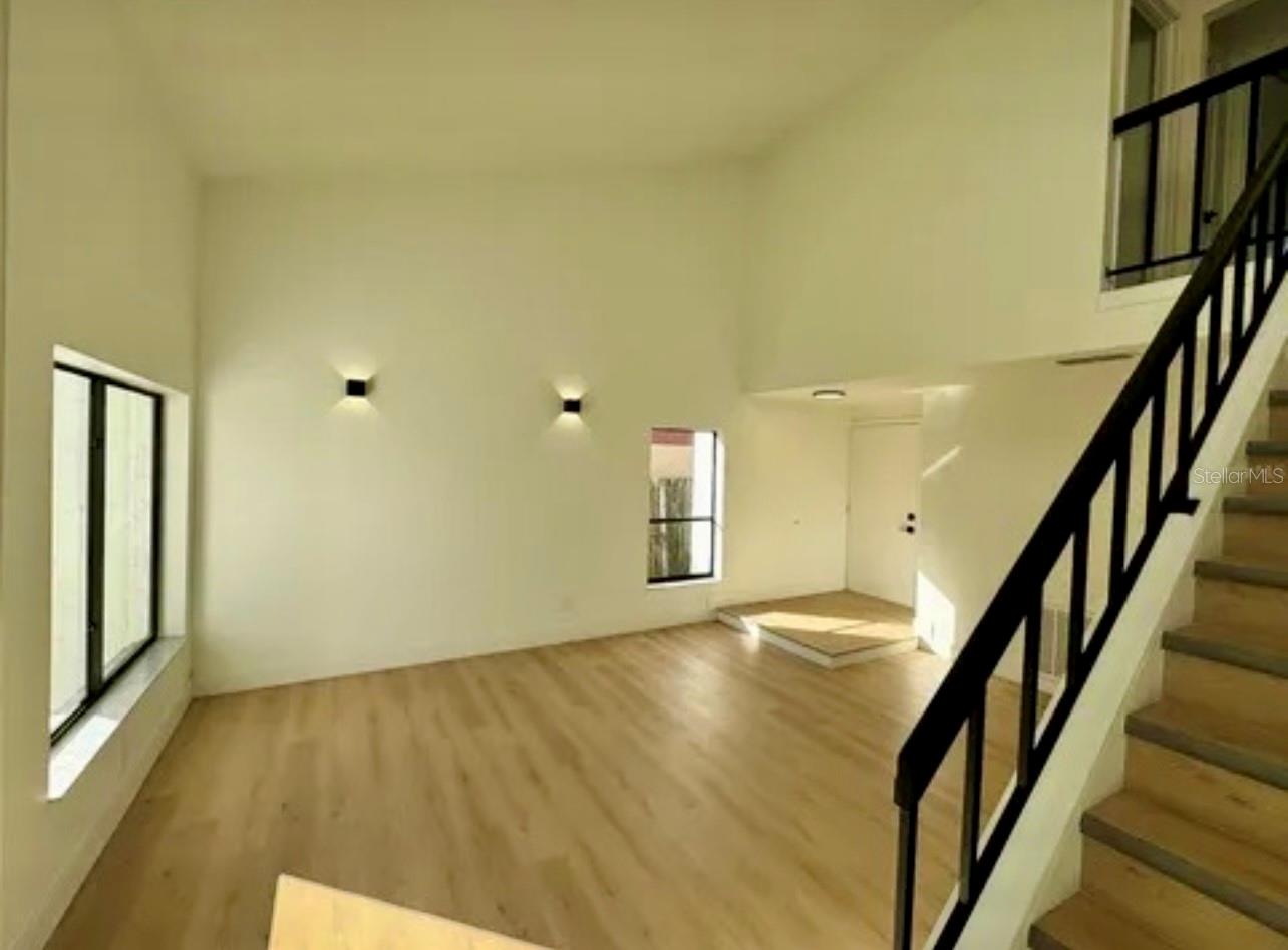 Image 3 of 15 For 640 Macduff Lane B