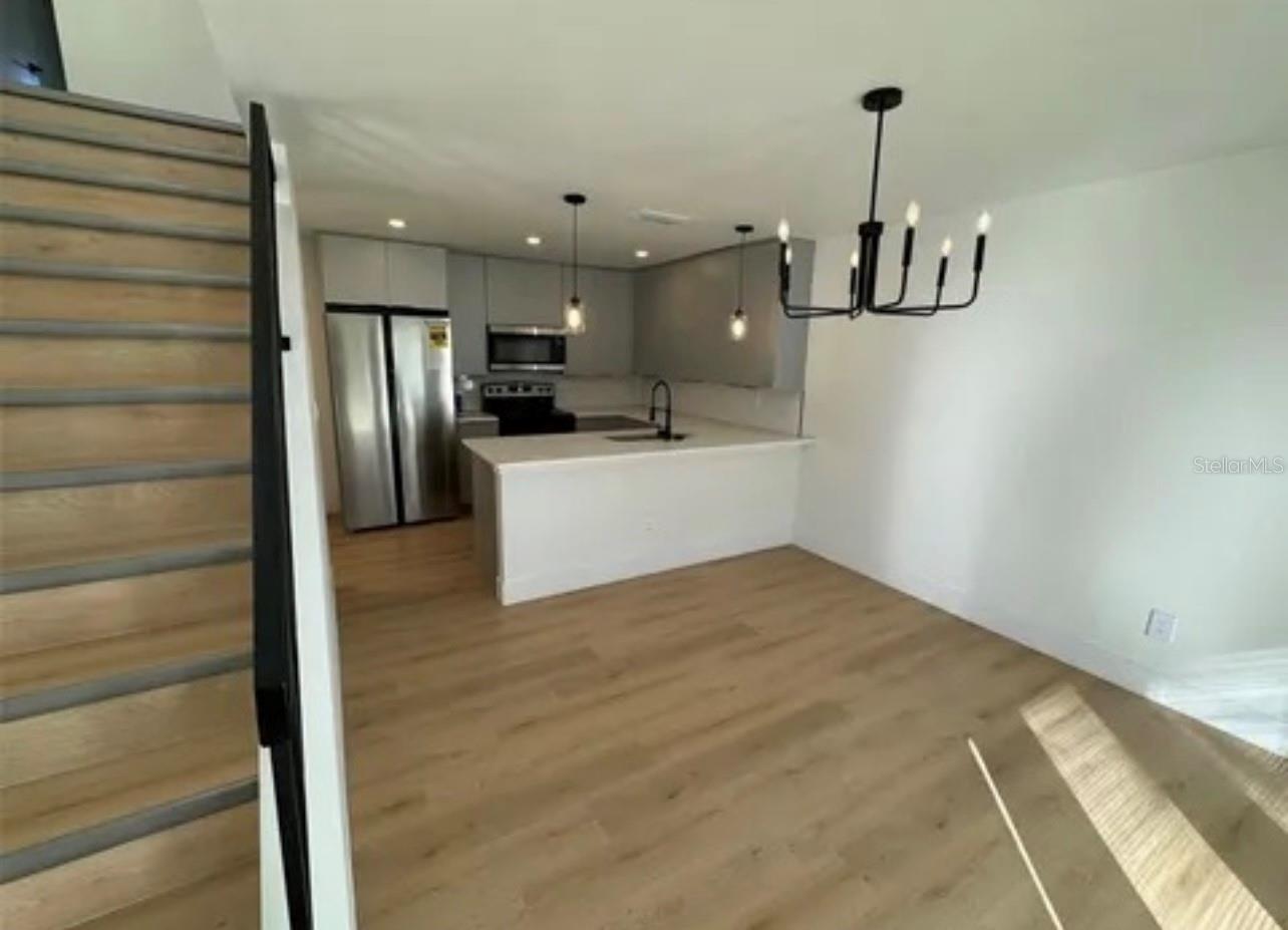 Image 5 of 15 For 640 Macduff Lane B